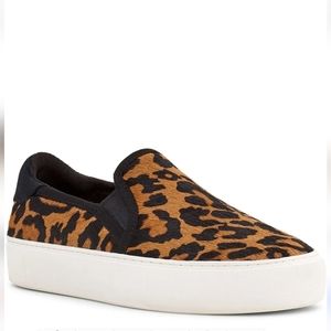 UGG CAHLVANlĺ Panther Print Loafers
